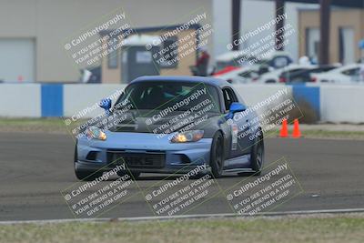 media/Dec-19-2025-Lucky Dog Racing (Fri) [[3b7b1b5fc8]]/Beginner/Session 2 Turn 1/